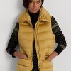 Goldfarbene gesteppte Daunenweste aus Satin von Ralph Lauren für Damen Goldfarbene gesteppte Daunenweste aus Satin von Ralph Lauren für Damen
