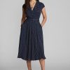 Marineblaues/cremefarbenes Ralph Lauren-Kleid aus gepunkteter Seide und Georgette für Damen Marineblaues/cremefarbenes Ralph Lauren-Kleid aus gepunkteter Seide und Georgette für Damen