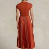 Orangefarbenes Ralph Lauren Hybrid-Plissee-Kleid mit Stehkragen für Damen