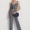 Raffinierte, mittelgroße Umhängetaschen aus gestepptem Nappaleder für Damen von Ralph Lauren in Marineblau Raffinierte, mittelgroße Umhängetaschen aus gestepptem Nappaleder für Damen von Ralph Lauren in Marineblau