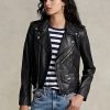 Schwarze Ralph Lauren Jacken für Damen. Diese luxuriöse Version des Polo-Mottos aus vollnarbigem, geschmeidigem Schaffell vermittelt ein urbanes Flair und einen freigeistigen Stil. Schwarze Ralph Lauren Jacken für Damen. Diese luxuriöse Version des Polo-Mottos aus vollnarbigem, geschmeidigem Schaffell vermittelt ein urbanes Flair und einen freigeistigen Stil.